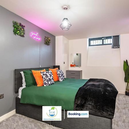 Spacious 1 Bedroom Apartment With 4K Cinema Experience By Green Haven Escapes In Bradford Bradford  Dış mekan fotoğraf