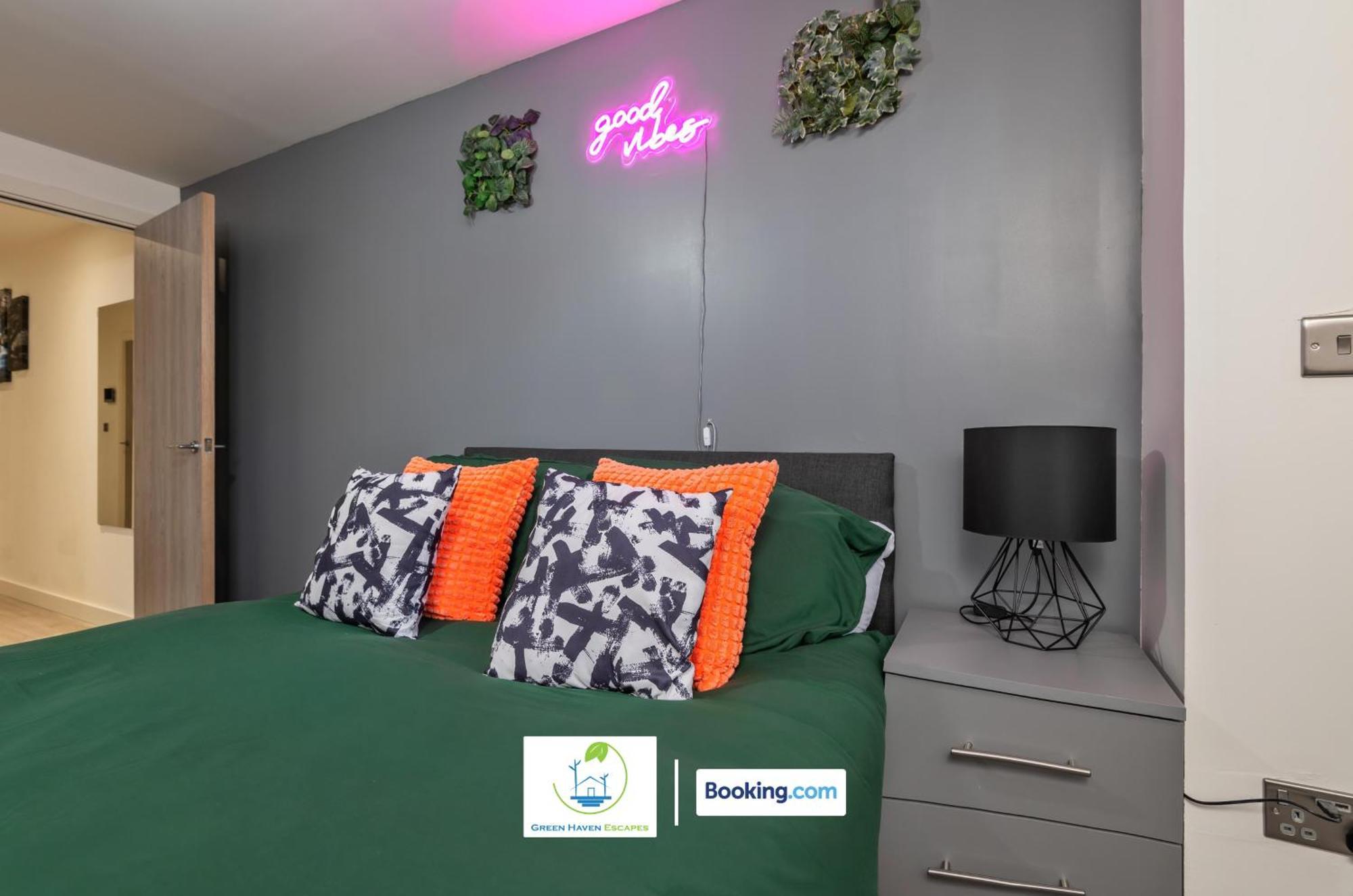 Spacious 1 Bedroom Apartment With 4K Cinema Experience By Green Haven Escapes In Bradford Bradford  Dış mekan fotoğraf